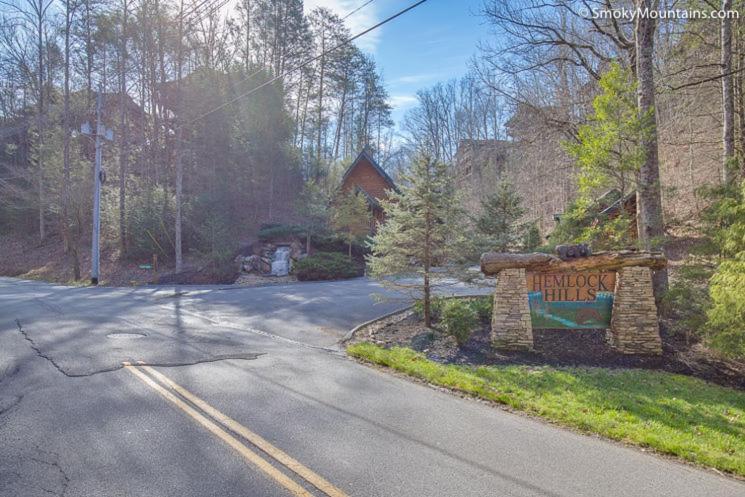 Pine Tree Lodge Gatlinburg Exterior photo
